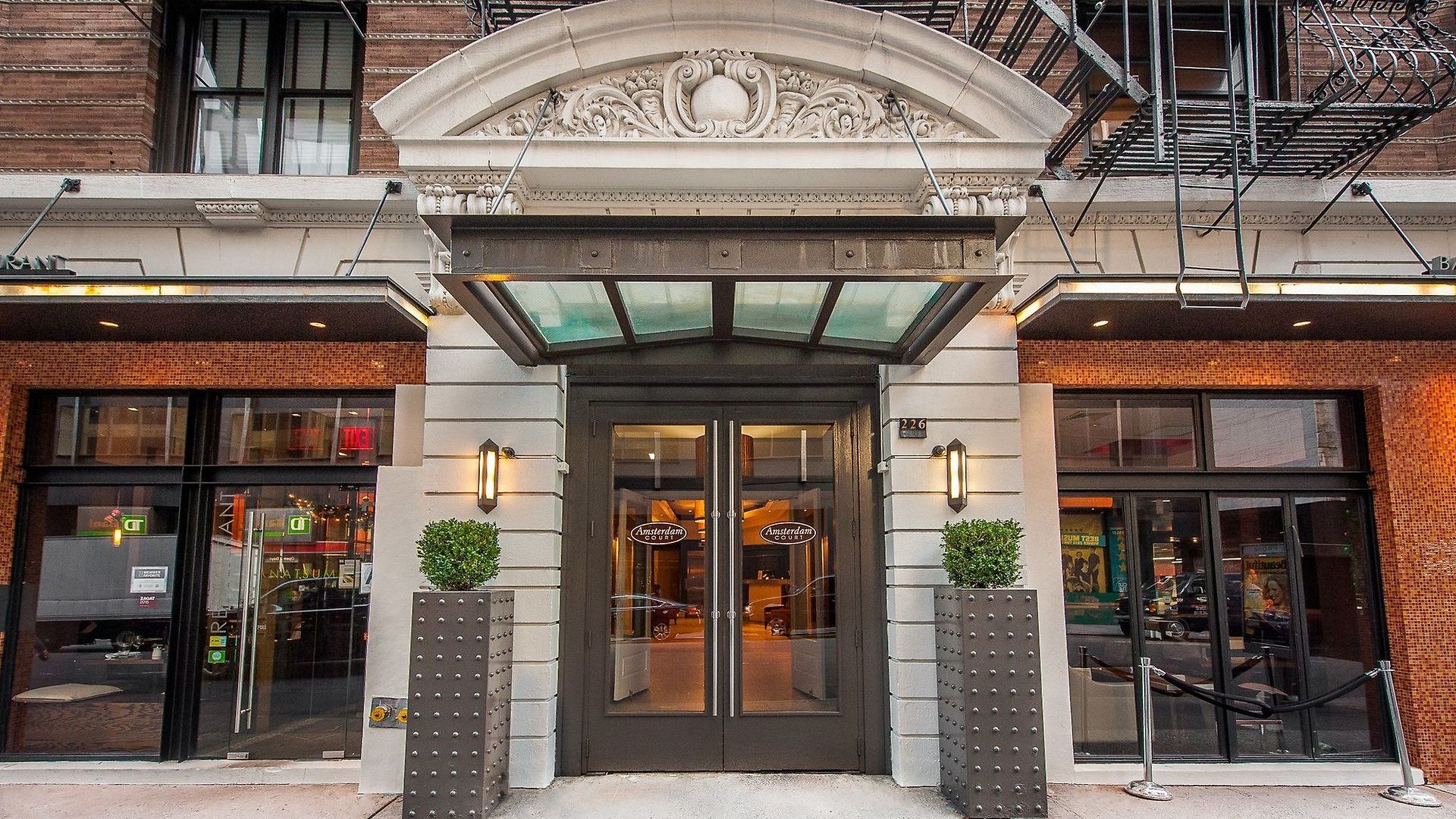 Square At Times Square Hotel