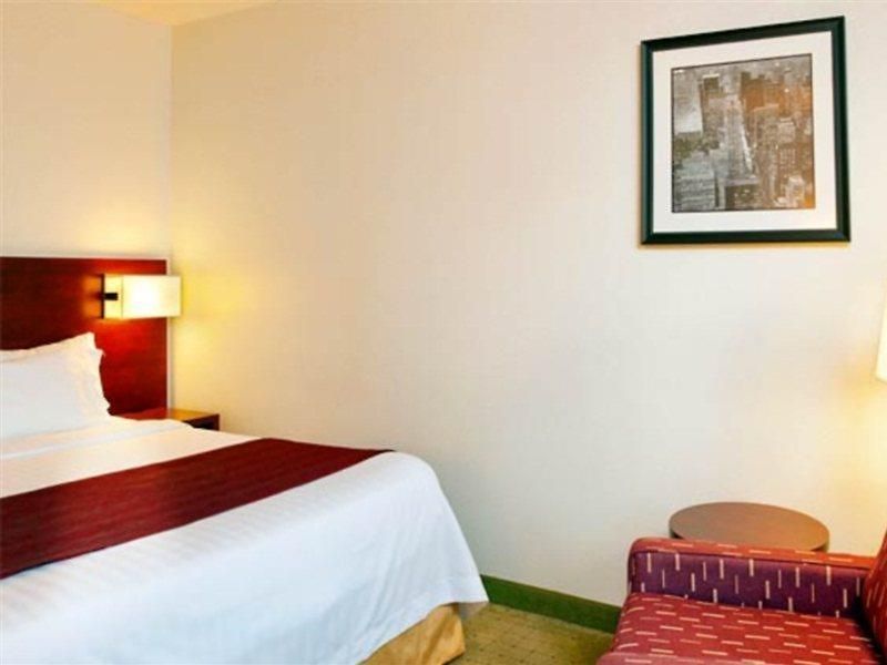 Courtyard By Marriott Manhattan Upper East Side New York