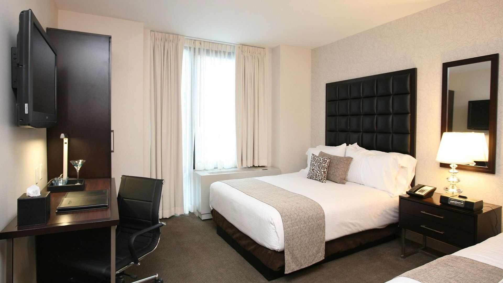 Hotel Distrikt City, Tapestry Collection By Hilton 4*