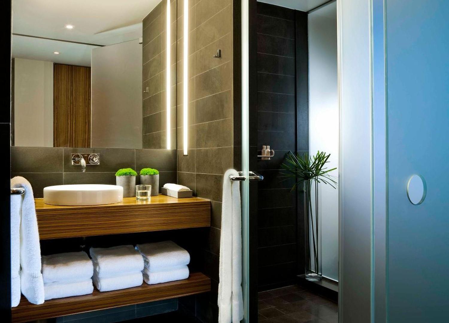 Hotel Sixty Les