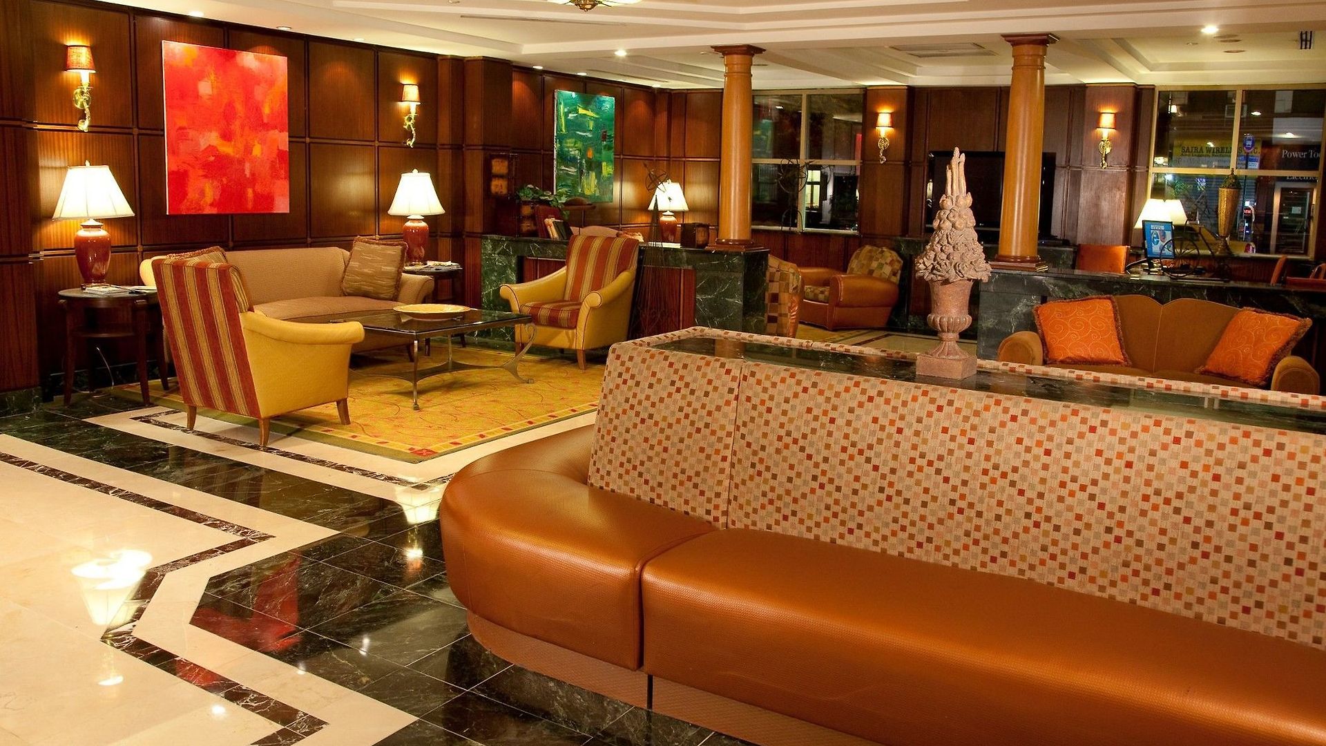 Hotel The Skyline 3*