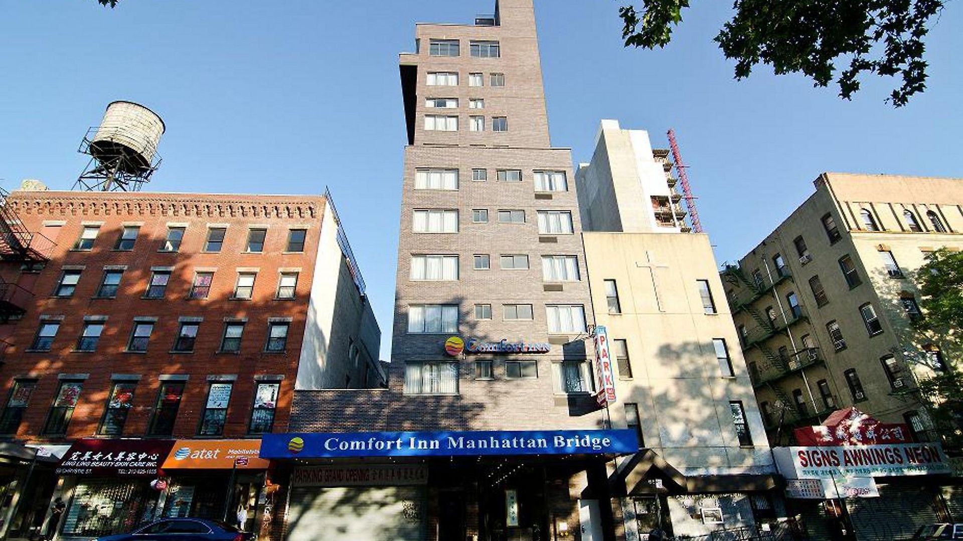 Hotel Comfort Manhattan Bridge 3*