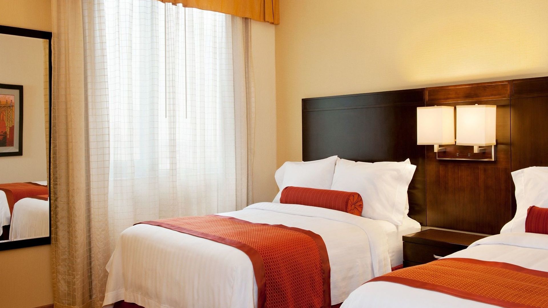 Courtyard By Marriott Manhattan / Soho New York