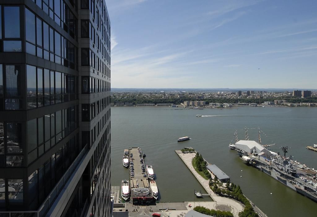 Global Luxury At Sky * New York