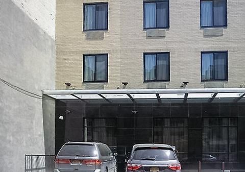 Pitkin Hotel 2*