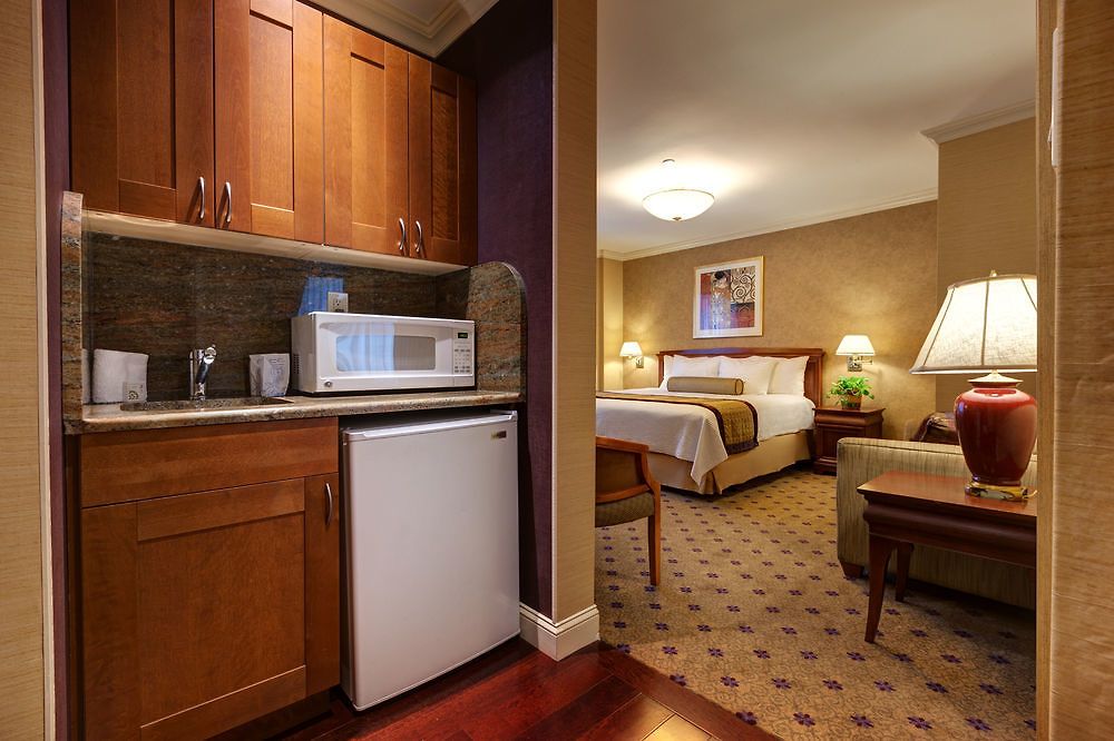 Wellington Hotel New York