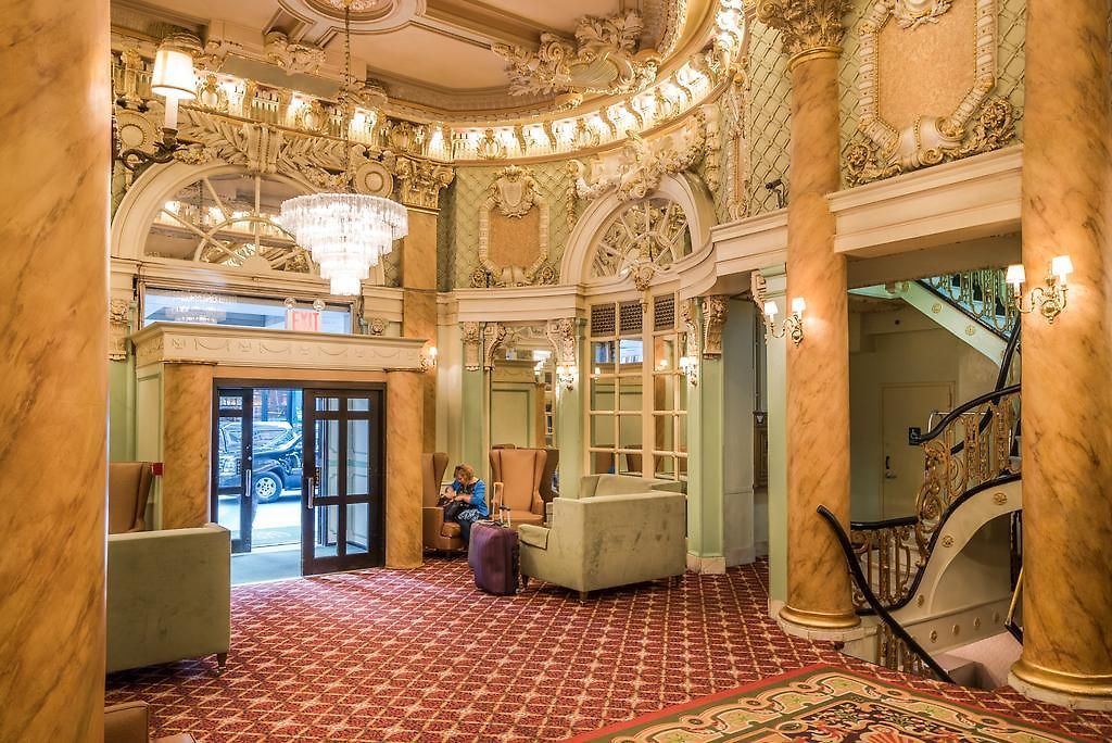Wolcott Hotel