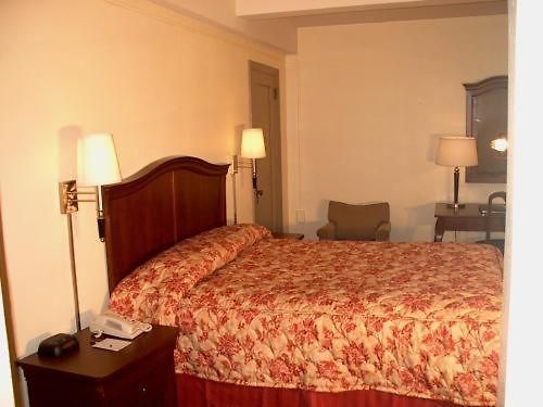 By Marriott Manhattan/ Midtown Eastside 4*