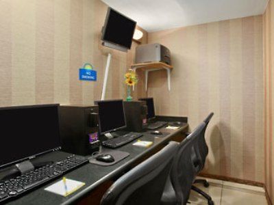 Hotel Days By Wyndham Jamaica / Jfk Airport New York