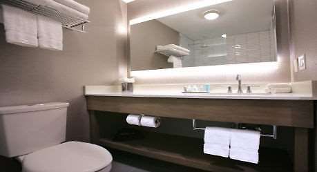 Hotel Wyndham Garden Laguardia South 3*
