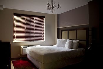 Hotel Vetiver / Manhattan Skyline 3*