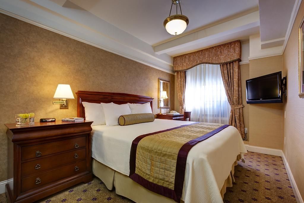 Hotel Wellington 3*