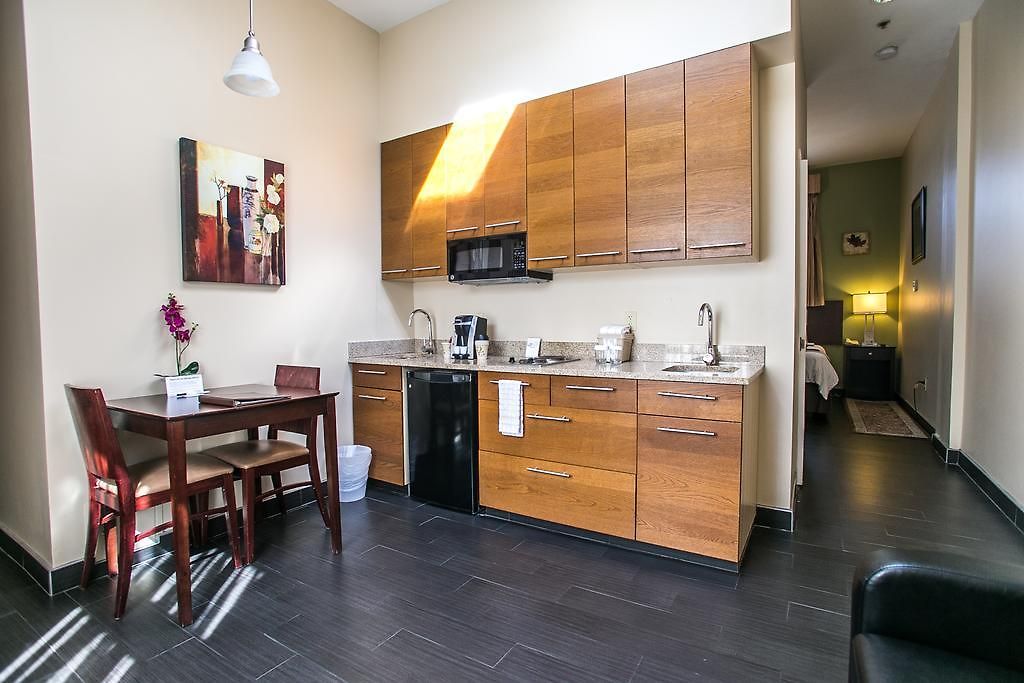Hotel Pointe Plaza (adults Only) 3*