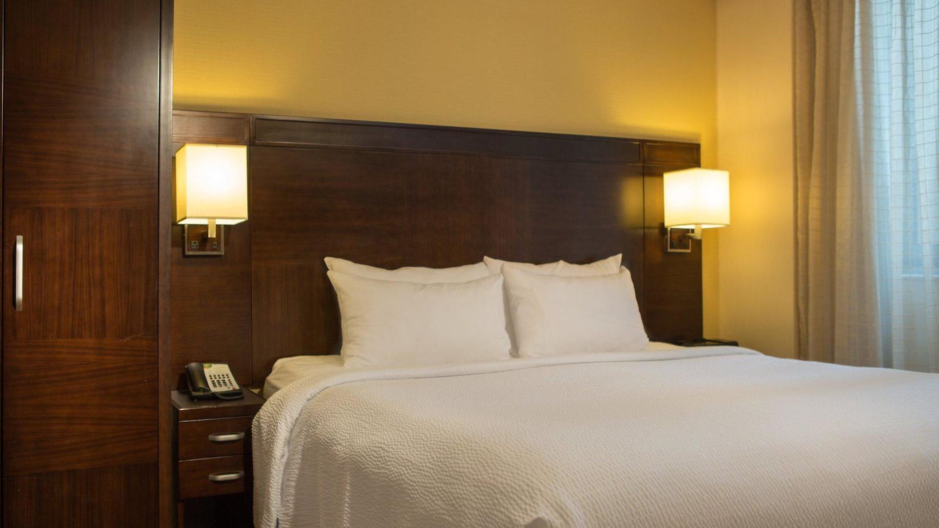 Courtyard By Marriott Manhattan / Soho 4*