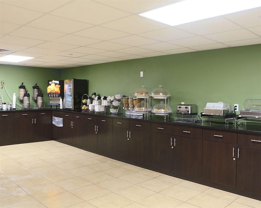 Days By Wyndham Brooklyn Borough Park 3*