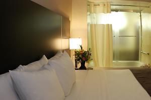 Days By Wyndham Jamaica / Jfk Airport Hotel