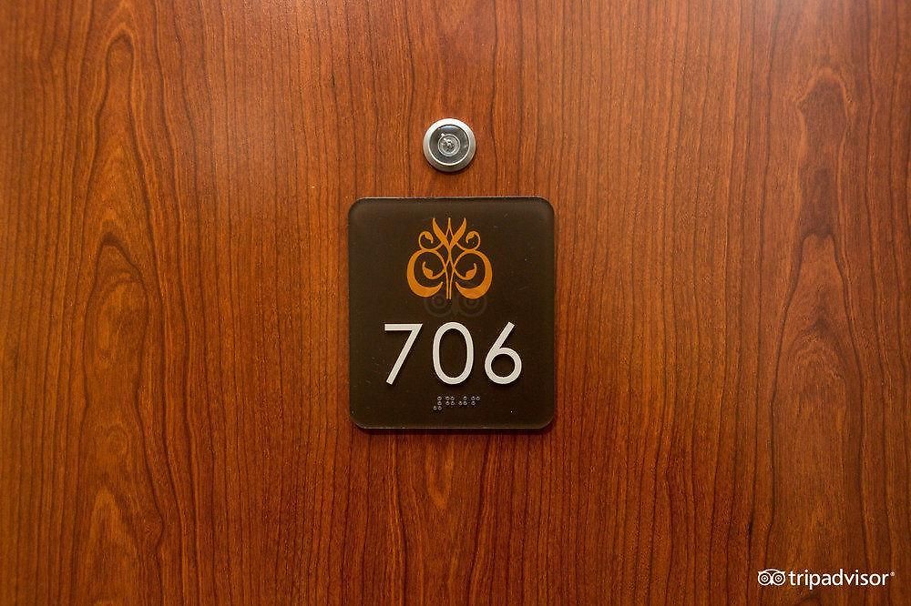 Le Jolie Hotel