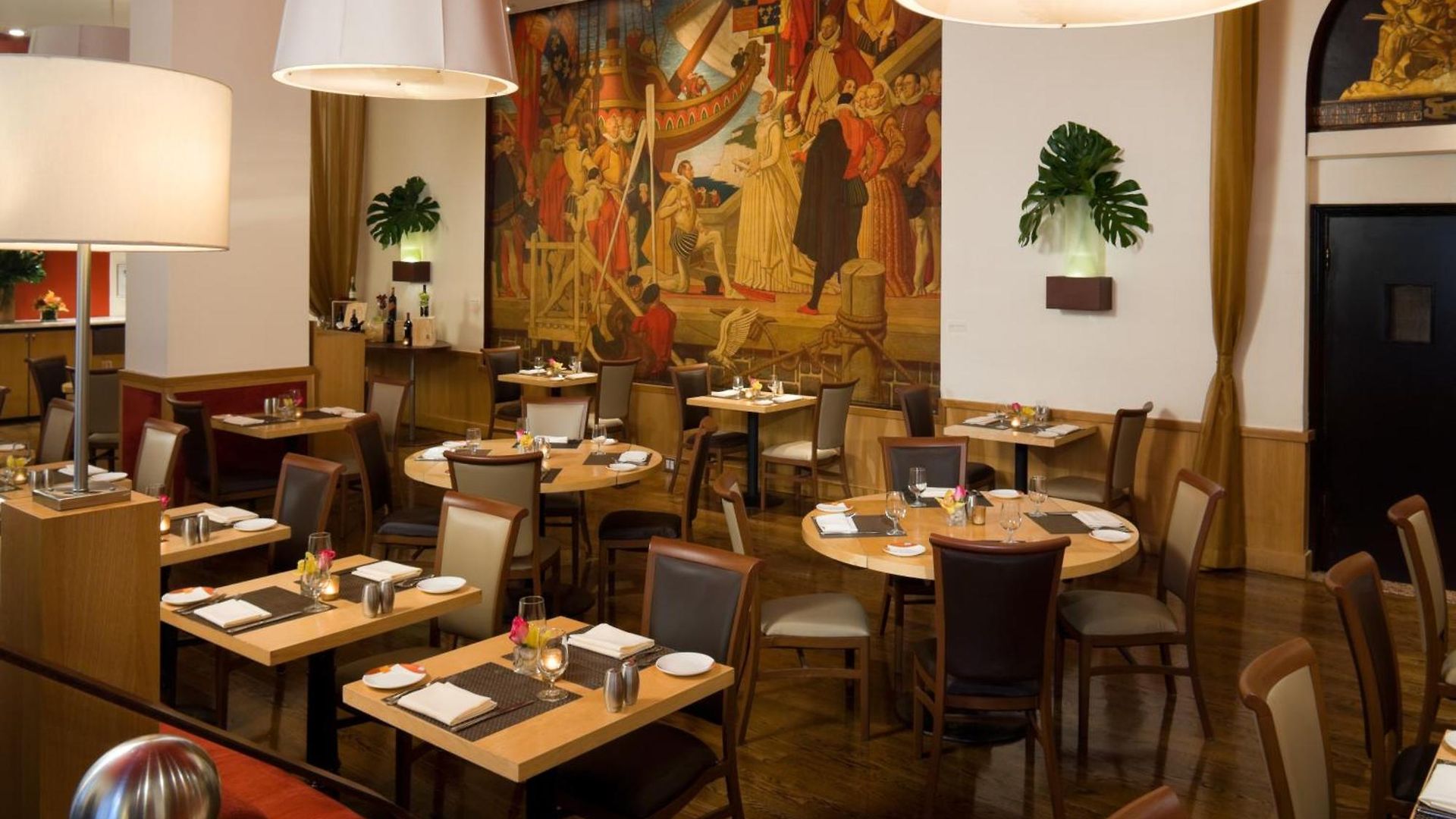 Warwick 4* New York