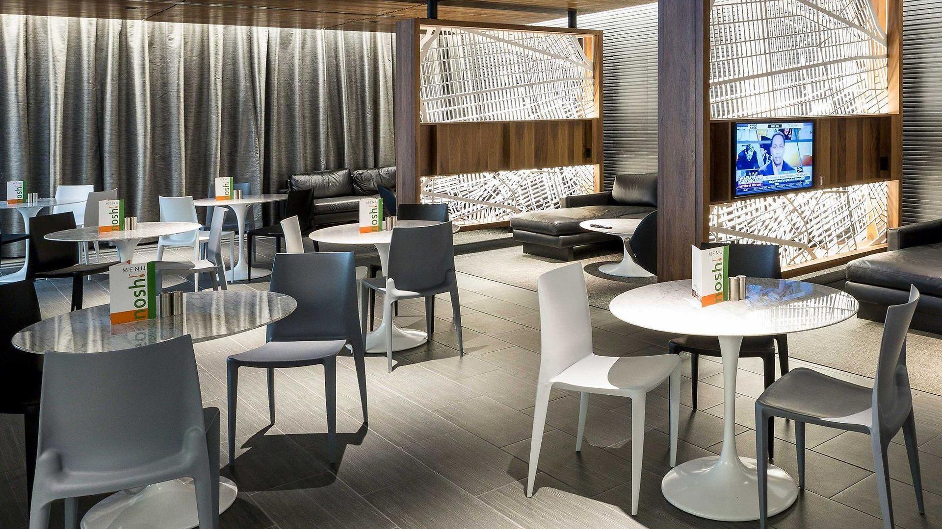 Courtyard By Marriott Long Island City/new York Manhattan View