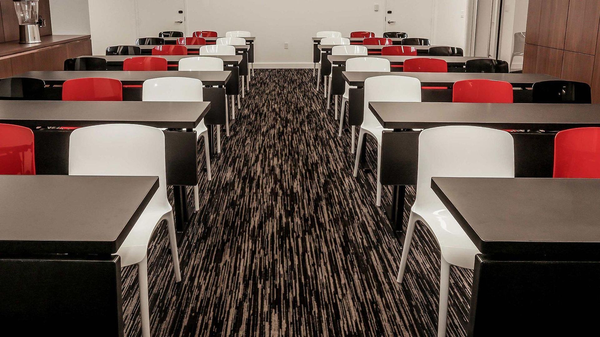 Courtyard By Marriott Long Island City/new York Manhattan View Hotel 3*