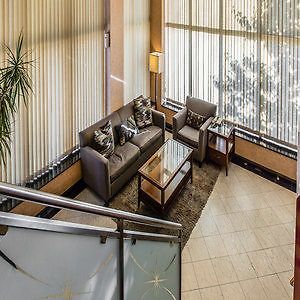 Red Lion & Long Island Hotel