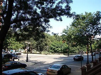 Harlem Bed & Breakfast 2*