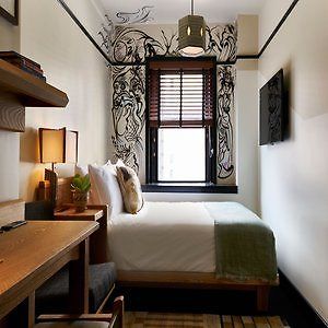 Hotel Freehand