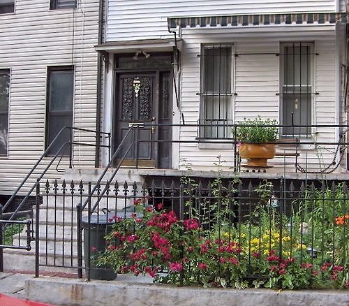 Mi Casa Tu Casa * New York