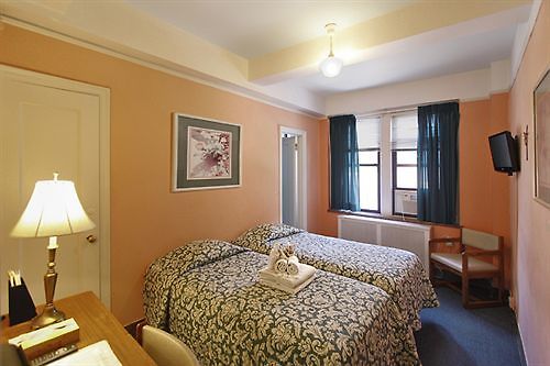 Leo House Hotel 3*