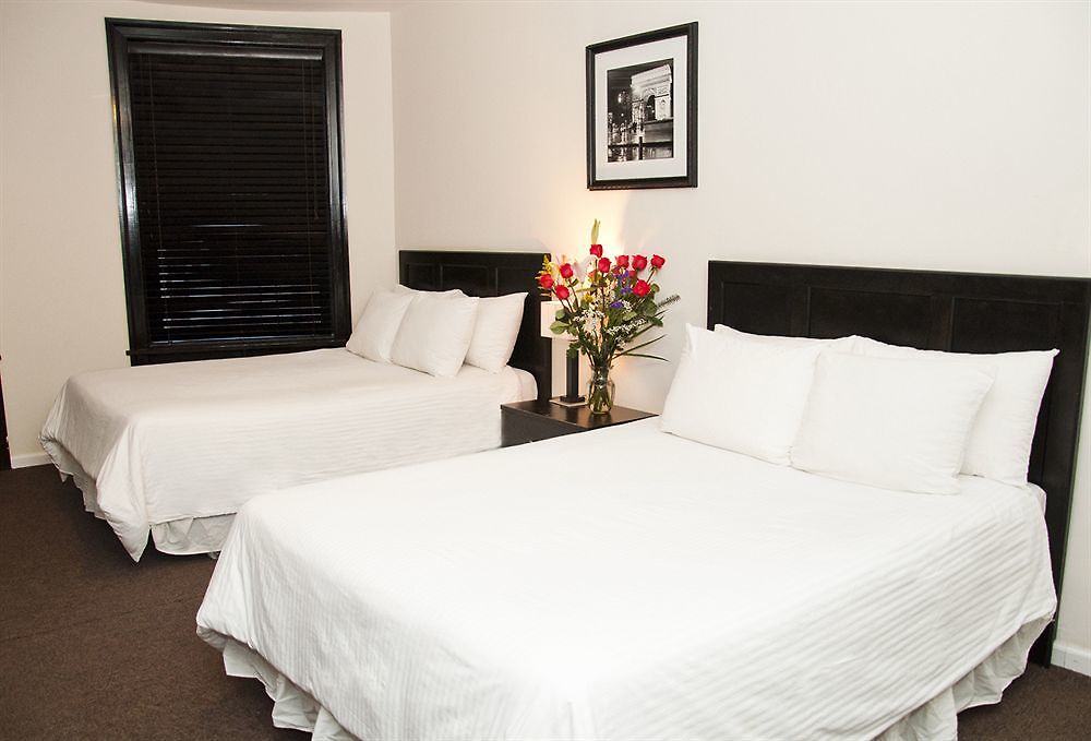 Royal Park Hostel *