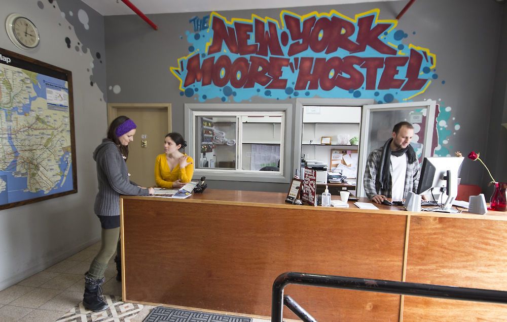 Ny Moore Hostel *