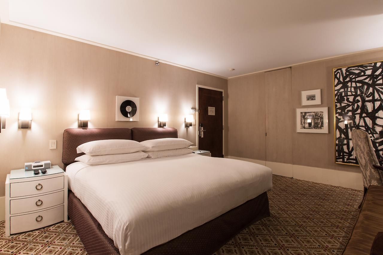 Club Hotel