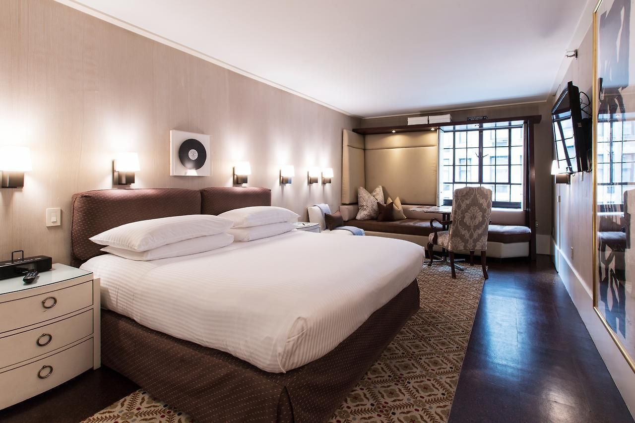Club Hotel