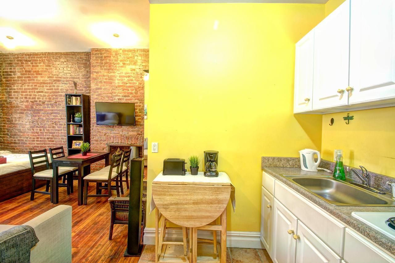 Chelsea Art Hostel