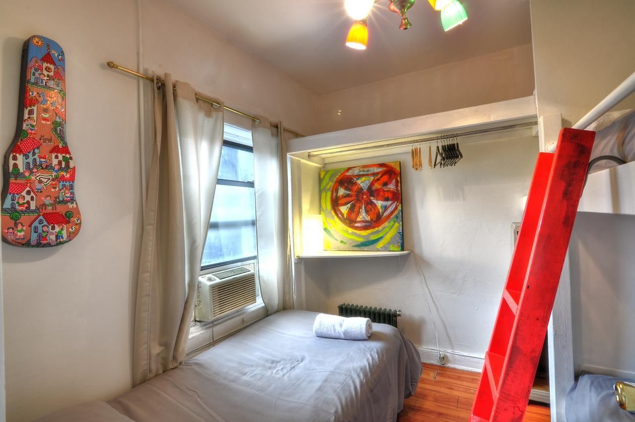 Hostel Chelsea Art