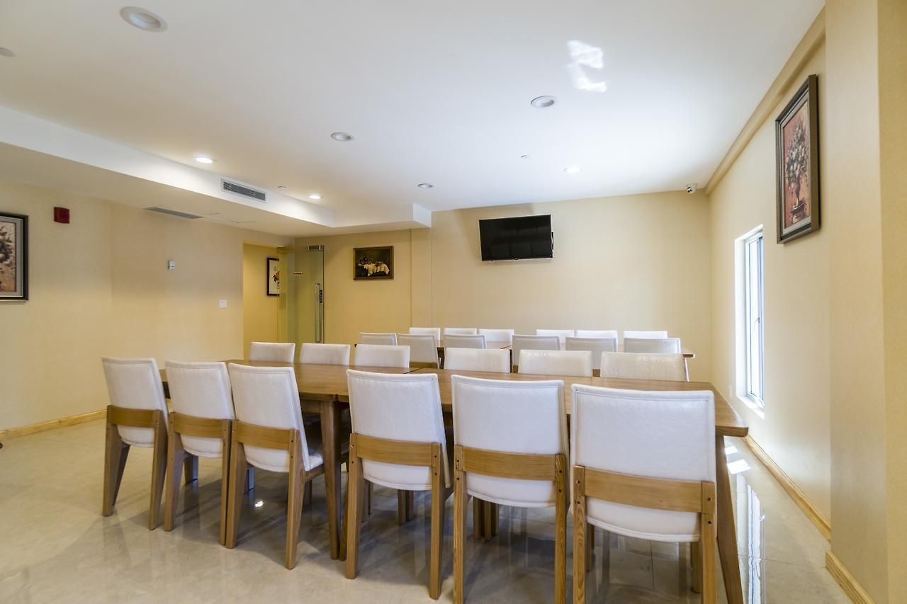 John Hotel 3*