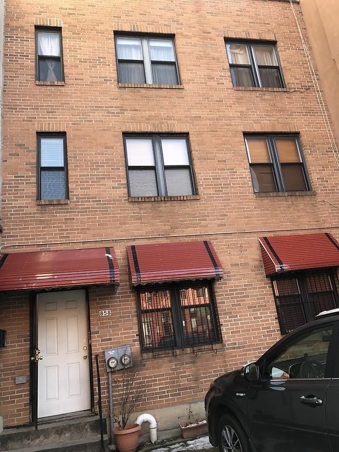 Townhouse On Greene Guest house *
