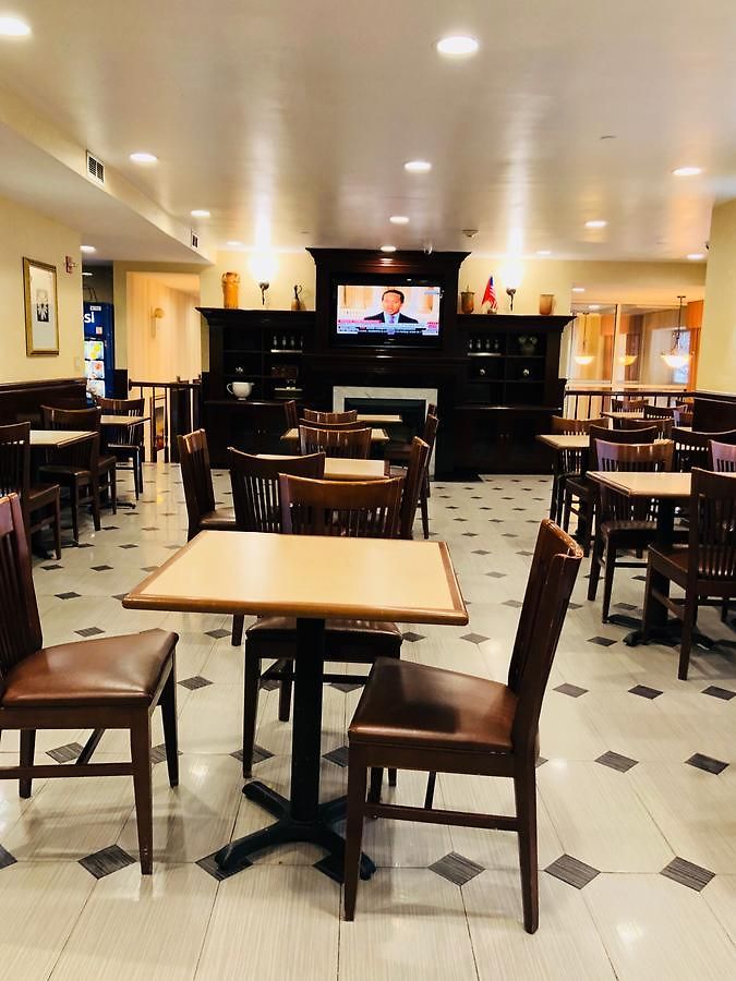 Hotel Queens County And 3*