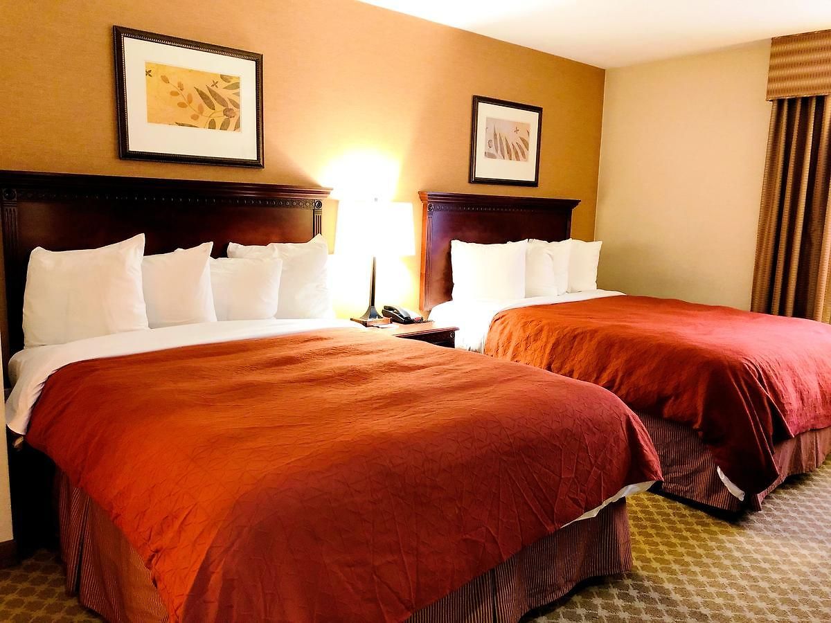 Hotel Queens County And