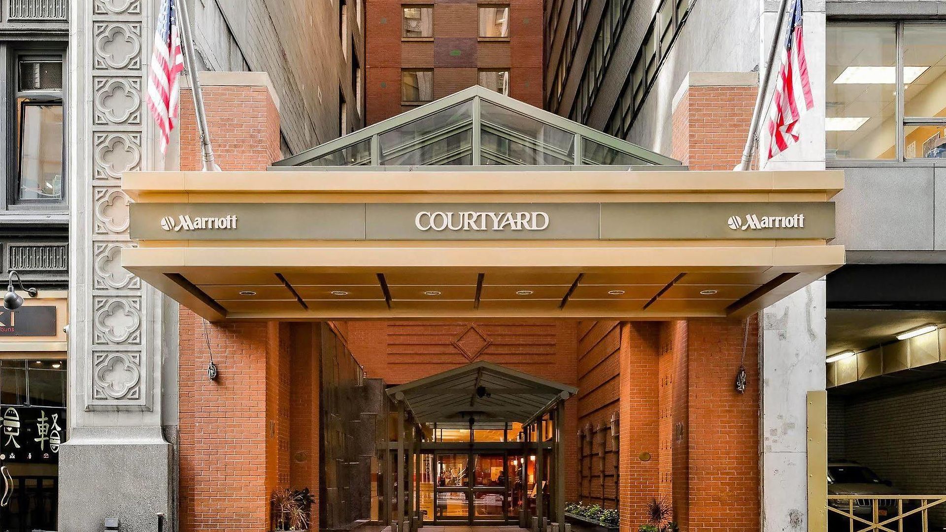 Courtyard Manhattan/times Square Hotel