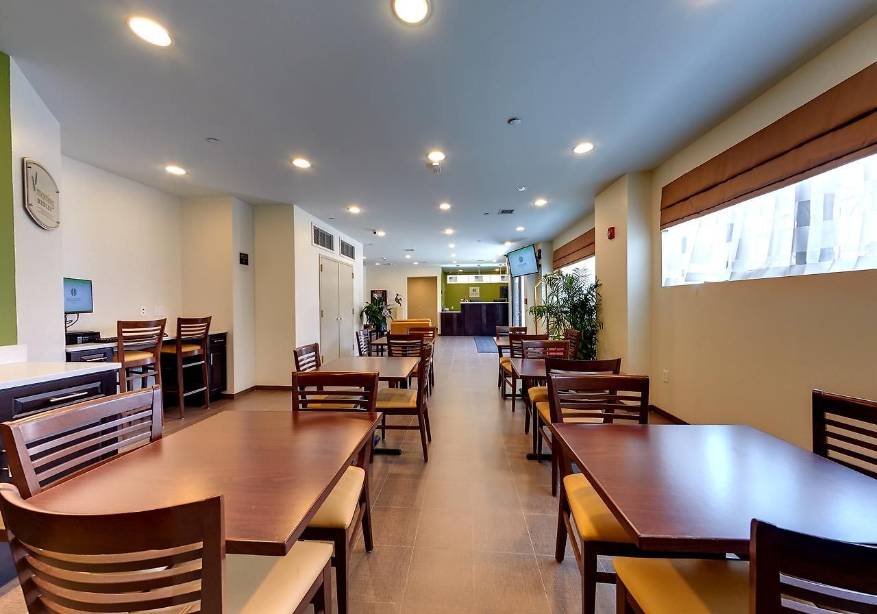 Hillside Hotel 3*