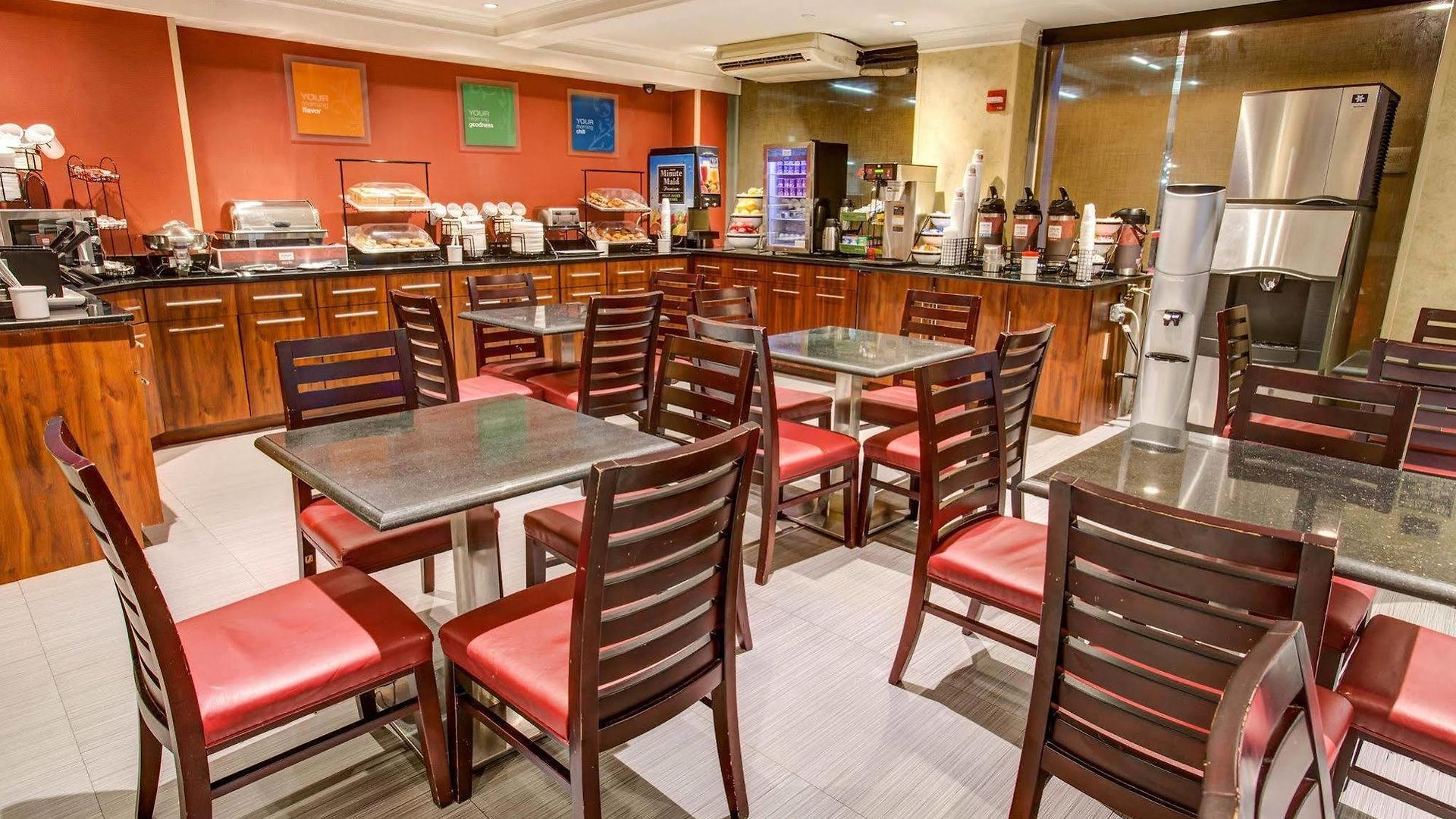 Ramada By Wyndham Times Square West 3*