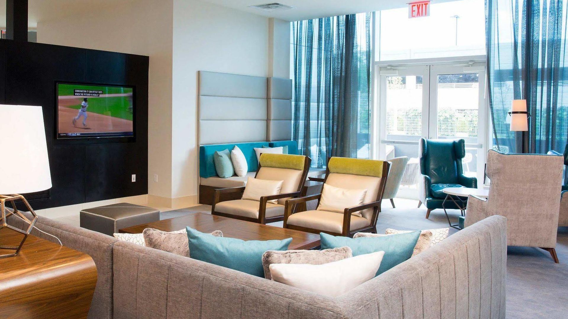 By Marriott The Bronx At Metro Center Atrium Hotel 3*