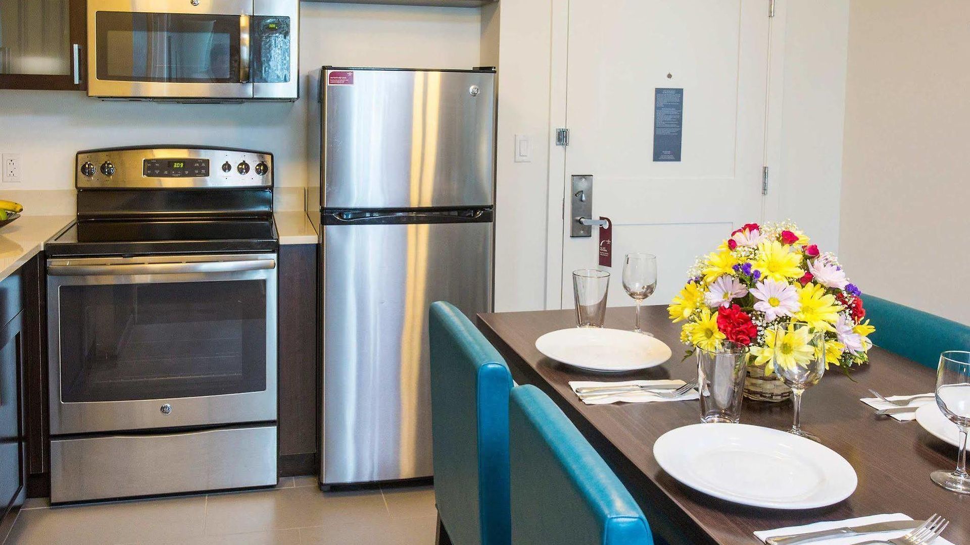 By Marriott The Bronx At Metro Center Atrium Hotel 3*