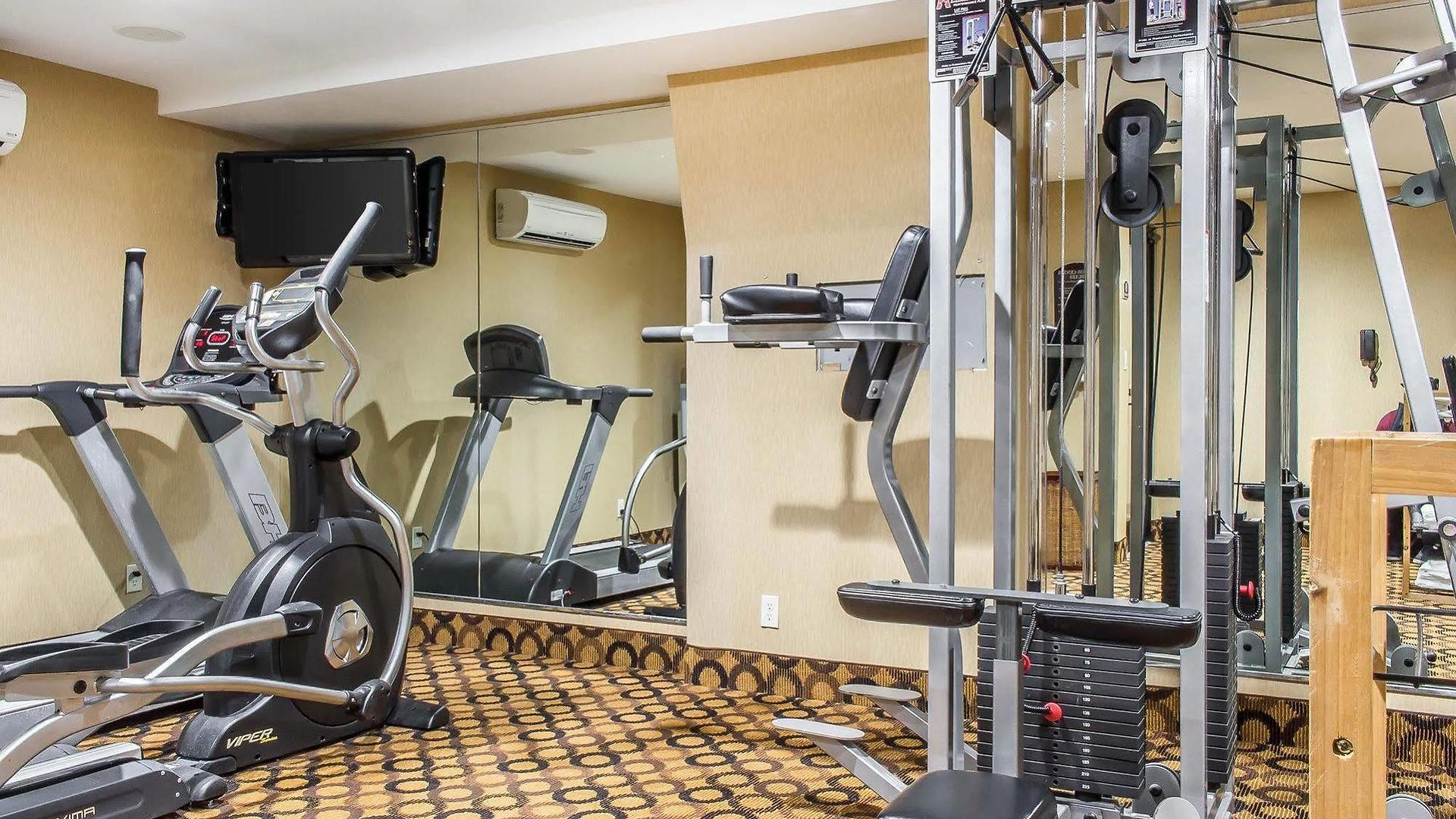 Inn Comfort Staten Island 4*