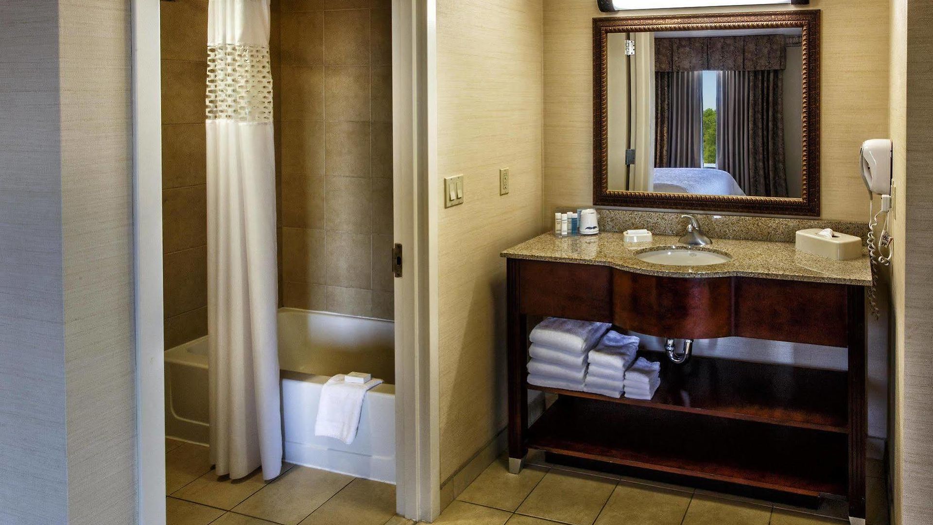 Hotel Hampton & Staten Island