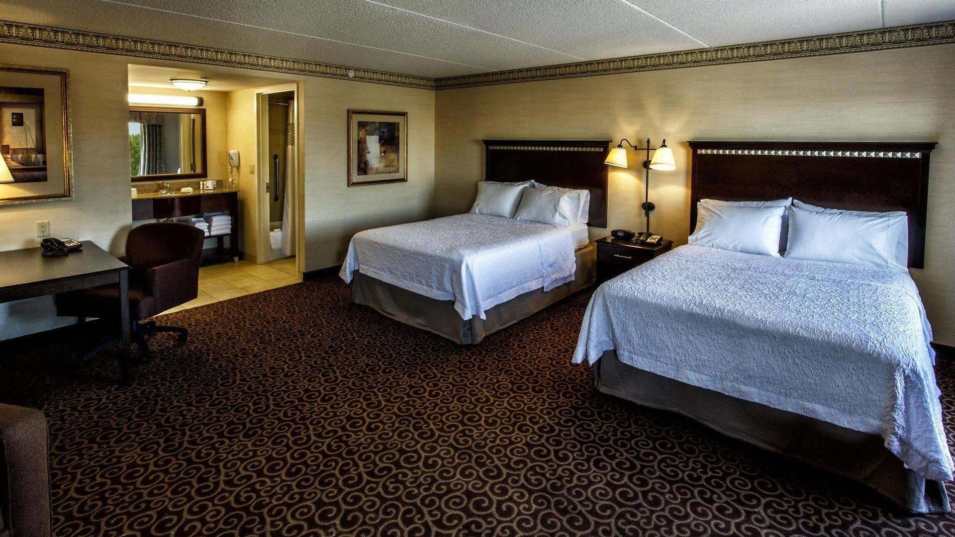 Hampton & Staten Island Hotel 3*
