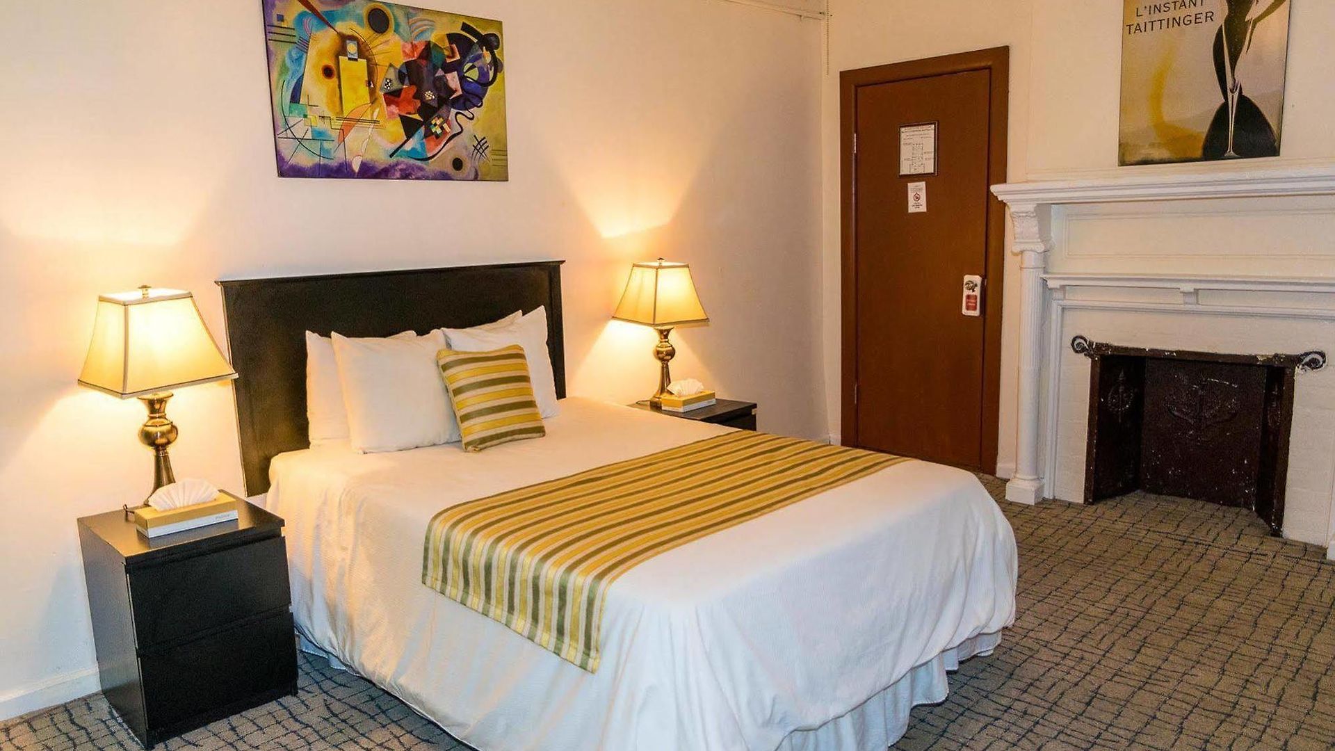Royal Park Hostel *