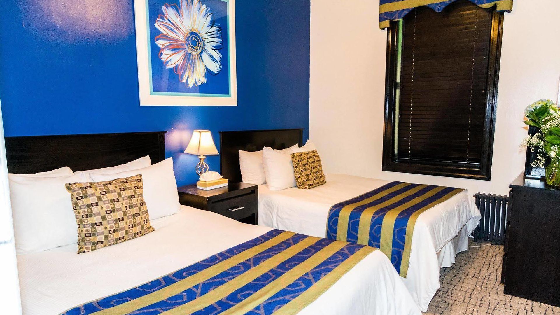 Hostel Royal Park *