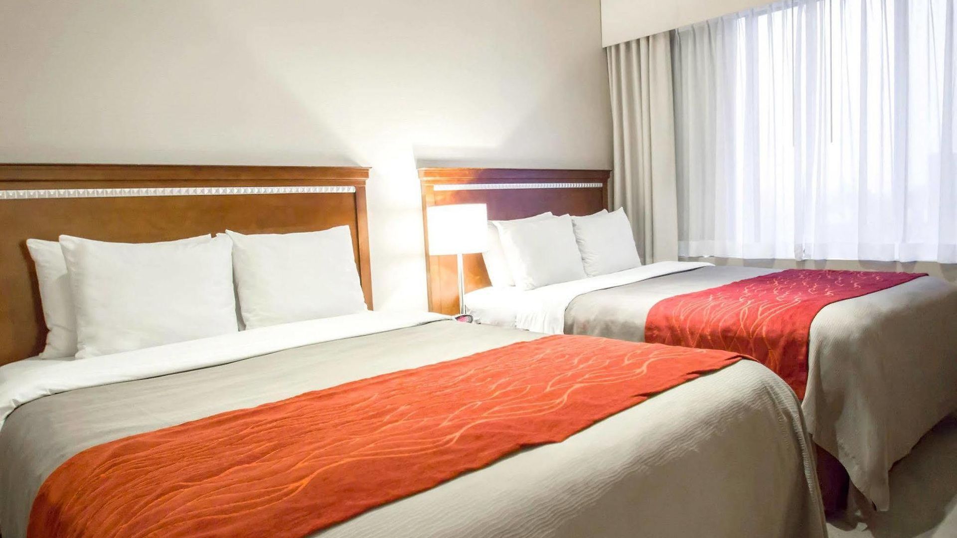Hotel Comfort Manhattan Bridge 3*